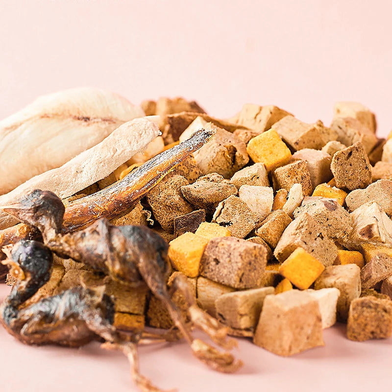 Freeze-Dried Cat & Dog Snacks – Chicken Pellets & Grain Cans